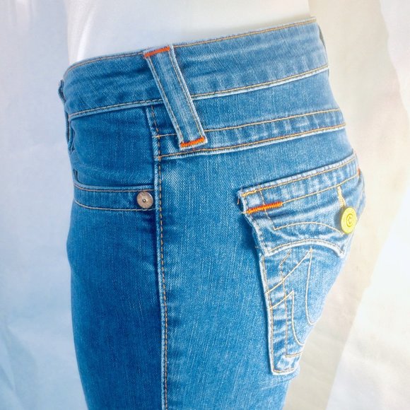 True Religion 'Becky' Jeans - Picture 10 of 16